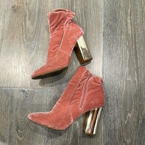 Aldo soft pink velvet ankle boots, thick gold heels